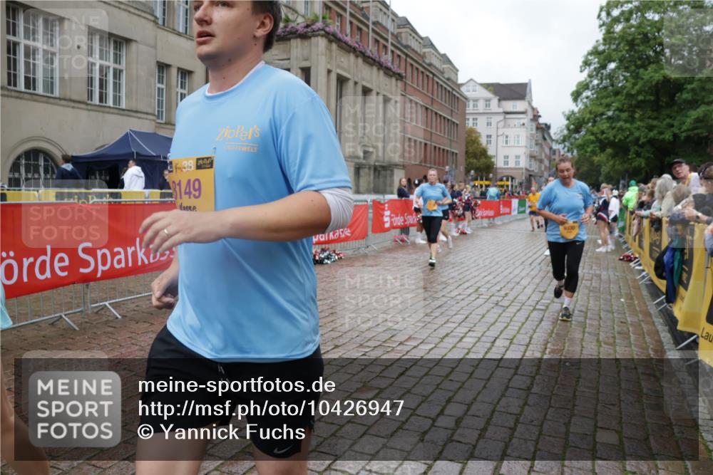 13.09.2026 - Kiel Lauf Yannick Fuchs http://msf.ph/oto/10426947 13.09.2026 11:05:32 Ziel 1491, 2365, 3122, 3352, 3421, 4979, 5888, 5909, 5954, 7899, 8334, 9480, 9589, 9747, 10133, 10599, 11160, 11618, 1186, 1476, 2070, 2093, 2142, 2308, 3159, 3284, 4262, 5002, 5021, 6447, 7386, 7716, 7860, 8124, 8149, 8949, 9330, 9605, 10003, 10133, 10138, 11094, 11341, 2959, 4058, 4148, 4153, 4764, 5526, 5925, 6162, 6668, 8323, 8498, 8879, 9279, 10386, 10557, 11049, 12012, 12233, 12649, 1056, 1861, 2093, 2804, 4211, 4391, 6393, 8149 meine-sportfotos.de