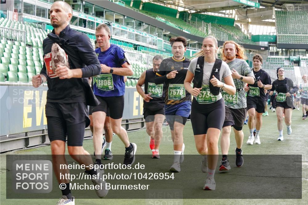 13.09.2026 - 21. swb-Marathon Bremen Michael Burmester http://msf.ph/oto/10426954 13.09.2026 13:25:27 Laufen im Stadion 213, 294, 505, 530, 543, 548, 645, 723, 739, 752, 815, 818, 966, 1273, 1283, 1410, 1443, 1459, 1463, 1471, 1487, 1491, 1504, 1515, 1530, 1561, 1618, 1744, 1828, 1830, 1944, 1953, 2058, 2059, 2095, 2211, 2252, 2267, 2271, 2298, 2308, 2312, 2323, 2354, 2382, 2384, 2483, 2497, 2506, 2508, 2554, 2558, 2571, 2591, 2644, 2656, 2675, 2752, 2762, 2776, 2833, 2878, 2896, 2970, 2981, 3005, 3062, 3097, 3142, 3172, 3211, 3259, 3298, 3306, 3312, 3329, 3381, 3390, 3433 meine-sportfotos.de