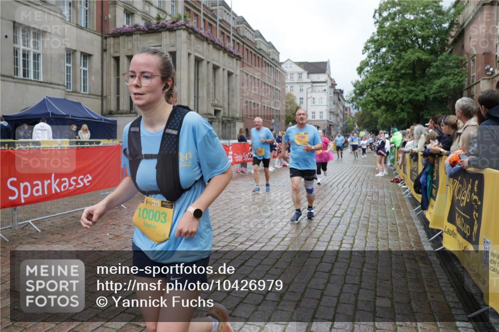 13.09.2026 - Kiel Lauf Yannick Fuchs http://msf.ph/oto/10426979 13.09.2026 11:05:39 Ziel 1491, 2365, 3352, 4979, 5888, 5909, 5954, 6162, 7899, 8334, 9480, 9589, 9747, 10599, 11618, 12012, 12233, 1186, 1476, 1491, 2070, 2308, 3122, 3159, 3284, 3421, 4262, 5002, 6447, 7386, 7716, 7860, 8124, 8334, 8949, 9605, 10003, 10133, 11094, 11160, 11341, 2959, 3475, 4058, 4148, 4153, 4392, 4764, 5187, 5526, 5756, 5925, 6307, 6668, 6823, 8323, 8498, 8879, 9016, 9279, 9757, 10386, 10557, 11049, 11218, 12133, 12356, 12649, 2093, 8149 meine-sportfotos.de