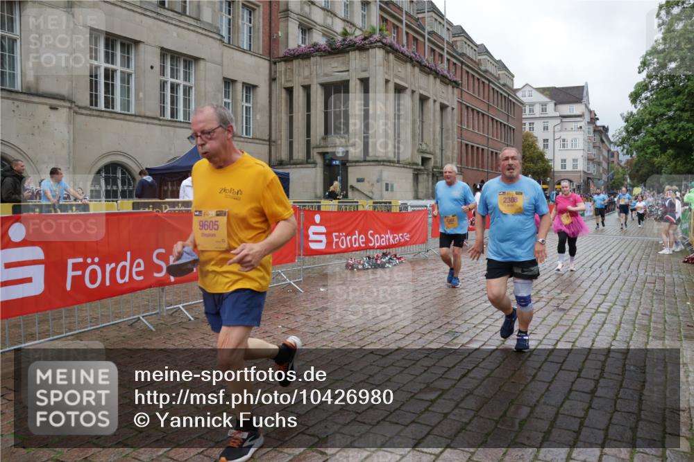13.09.2026 - Kiel Lauf Yannick Fuchs http://msf.ph/oto/10426980 13.09.2026 11:05:39 Ziel 1491, 2365, 3352, 4979, 5888, 5909, 5954, 6162, 7899, 8334, 9480, 9589, 9747, 10599, 11618, 12012, 12233, 1186, 1476, 1491, 2070, 2308, 3122, 3159, 3284, 3421, 4262, 5002, 6447, 7386, 7716, 7860, 8124, 8334, 8949, 9605, 10003, 10133, 11094, 11160, 11341, 2959, 3475, 4058, 4148, 4153, 4392, 4764, 5187, 5526, 5756, 5925, 6307, 6668, 6823, 8323, 8498, 8879, 9016, 9279, 9757, 10386, 10557, 11049, 11218, 12133, 12356, 12649, 2093, 8149 meine-sportfotos.de