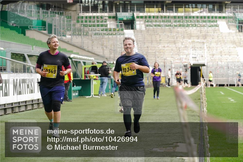13.09.2026 - 21. swb-Marathon Bremen Michael Burmester http://msf.ph/oto/10426994 13.09.2026 10:50:37 Laufen im Stadion 10533, 10534, 10573, 10627, 10667, 10710, 11031, 11254, 11266, 11352, 11496, 11712, 11780, 11807, 11851, 12440, 12535, 10161, 10264, 10349, 10535, 10895, 10933, 10970, 11050, 11104, 11244, 11262, 11296, 11443, 11457, 11529, 11530, 11546, 11573, 11574, 11579, 11639, 11663, 11675, 11760, 12157, 12340, 12444 meine-sportfotos.de