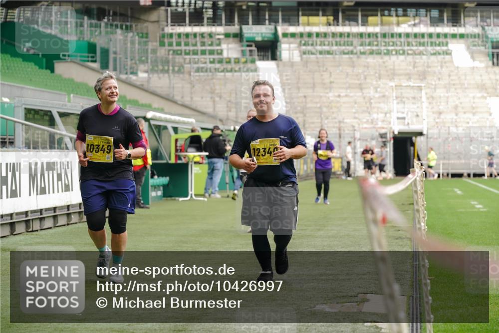 13.09.2026 - 21. swb-Marathon Bremen Michael Burmester http://msf.ph/oto/10426997 13.09.2026 10:50:37 Laufen im Stadion 10533, 10534, 10573, 10627, 10667, 10710, 11031, 11254, 11266, 11352, 11496, 11712, 11780, 11807, 11851, 12440, 12535, 10161, 10264, 10349, 10535, 10895, 10933, 10970, 11050, 11104, 11244, 11262, 11296, 11443, 11457, 11529, 11530, 11546, 11573, 11574, 11579, 11639, 11663, 11675, 11760, 12157, 12340, 12444 meine-sportfotos.de