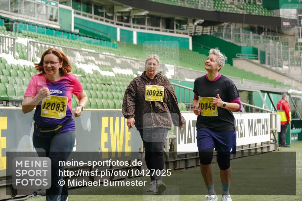 13.09.2026 - 21. swb-Marathon Bremen Michael Burmester http://msf.ph/oto/10427025 13.09.2026 10:50:39 Laufen im Stadion 10533, 10534, 10573, 10627, 10667, 10710, 11031, 11266, 11352, 11496, 11712, 11780, 11807, 11851, 12440, 12535, 10161, 10264, 10349, 10535, 10895, 10933, 10970, 11050, 11104, 11262, 11296, 11443, 11457, 11529, 11530, 11546, 11573, 11574, 11579, 11639, 11663, 11675, 11698, 11760, 12157, 12340, 12444 meine-sportfotos.de