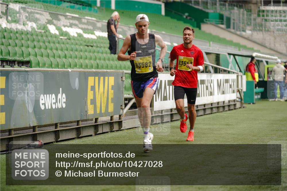 13.09.2026 - 21. swb-Marathon Bremen Michael Burmester http://msf.ph/oto/10427028 13.09.2026 10:17:39 Laufen im Stadion 10597, 12272, 12457, 12458, 13501, 13504, 13510, 13515, 13517, 13522, 13542, 13543, 13547, 13554, 13561, 13567, 13569, 13571, 13572, 13576, 13579, 13582, 13602, 13603, 13604, 13623, 13630, 13635, 13643 meine-sportfotos.de
