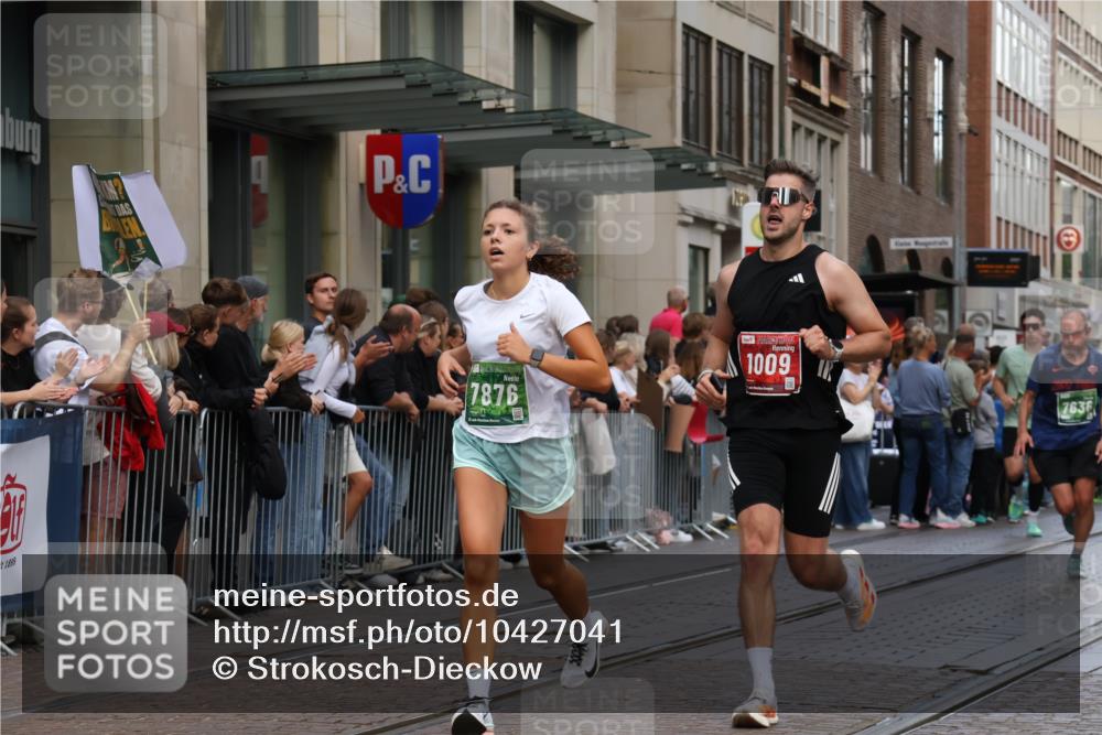 13.09.2026 - 21. swb-Marathon Bremen Strokosch-Dieckow http://msf.ph/oto/10427041 13.09.2026 13:06:55 Ziel 1540, 1863, 2706, 3043, 3118, 3794, 3973, 4743, 4808, 6053, 7636, 7876, 8098, 8980, 9708, 9927, 508, 521, 749, 788, 1009, 3127, 3910, 4574, 4777, 5238, 6784, 6951, 8580, 8888 meine-sportfotos.de