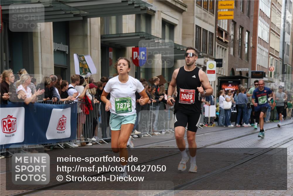 13.09.2026 - 21. swb-Marathon Bremen Strokosch-Dieckow http://msf.ph/oto/10427050 13.09.2026 13:06:56 Ziel 1540, 1863, 2706, 3043, 3118, 3794, 3973, 4743, 4808, 6053, 7636, 7876, 8098, 8980, 9708, 9927, 508, 521, 749, 788, 1009, 3127, 3910, 4574, 4777, 5238, 6784, 6951, 8580, 8888, 9708 meine-sportfotos.de