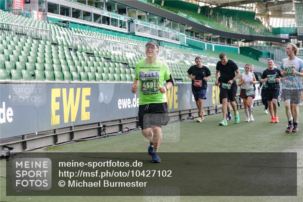 13.09.2026 - 21. swb-Marathon Bremen Michael Burmester http://msf.ph/oto/10427102 13.09.2026 13:25:32 Laufen im Stadion 202, 213, 294, 505, 530, 543, 548, 645, 723, 739, 752, 815, 818, 966, 1283, 1410, 1443, 1459, 1463, 1471, 1473, 1487, 1491, 1504, 1515, 1530, 1561, 1618, 1744, 1828, 1830, 1944, 1953, 2058, 2059, 2095, 2211, 2267, 2271, 2298, 2308, 2312, 2323, 2354, 2382, 2384, 2483, 2497, 2506, 2508, 2554, 2558, 2571, 2591, 2592, 2644, 2656, 2675, 2752, 2762, 2776, 2833, 2878, 2896, 2970, 2981, 3005, 3047, 3062, 3097, 3142, 3172, 3211, 3259, 3298, 3306, 3312, 3329, 3359, 3381, 3390, 3433 meine-sportfotos.de
