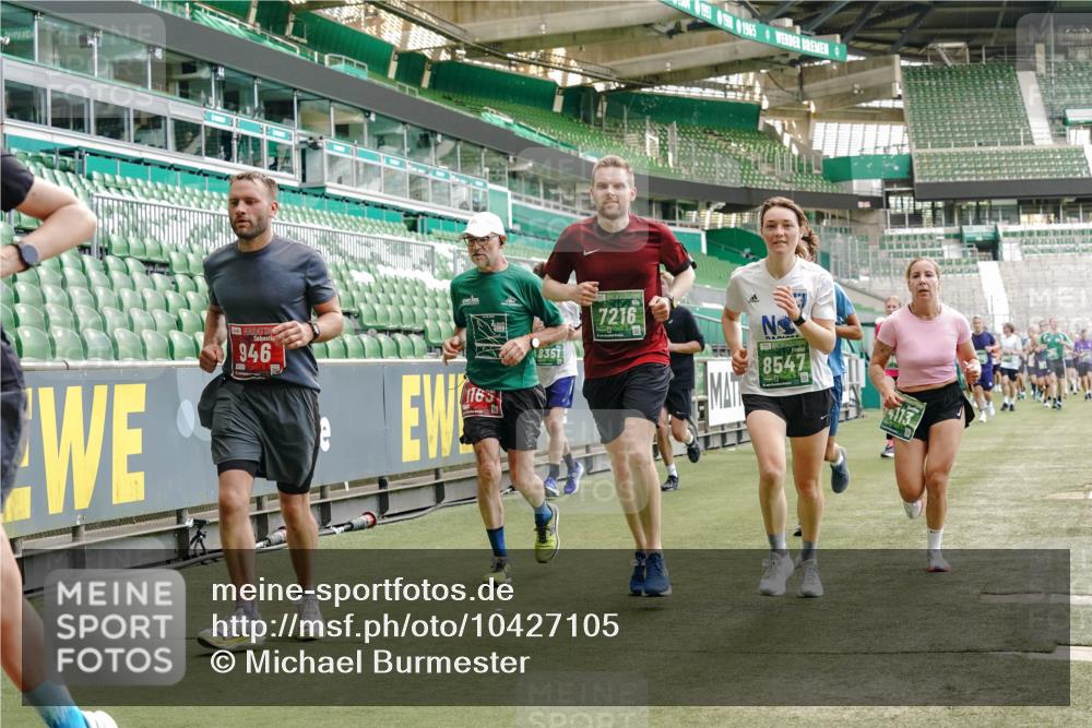 13.09.2026 - 21. swb-Marathon Bremen Michael Burmester http://msf.ph/oto/10427105 13.09.2026 13:02:24 Laufen im Stadion 150, 282, 318, 440, 531, 722, 930, 936, 946, 1006, 1014, 1067, 1163, 1250, 1436, 1448, 1460, 1582, 1611, 1896, 2033, 2047, 2062, 2276, 2292, 2345, 2364, 2370, 2378, 2421, 2491, 2513, 2561, 2627, 2638, 2666, 2668, 2779, 2900, 2987, 3013, 3044, 3114, 3135, 3163, 3164, 3187, 3248, 3258, 3294, 3334, 3372, 3374, 3375, 3392, 3460, 3496, 3526, 3527, 3576, 3585, 3603, 3667, 3721, 3806, 3852, 3893, 3938, 3970, 3983, 4000, 4077, 4133, 4506, 4558 meine-sportfotos.de