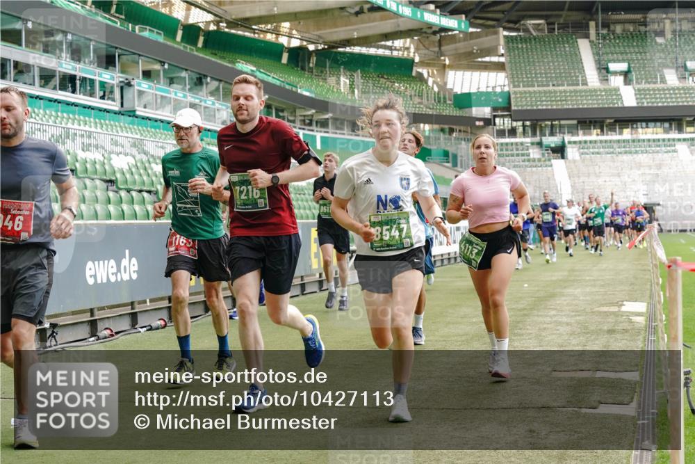13.09.2026 - 21. swb-Marathon Bremen Michael Burmester http://msf.ph/oto/10427113 13.09.2026 13:02:24 Laufen im Stadion 150, 282, 318, 440, 531, 722, 930, 936, 946, 1006, 1014, 1067, 1163, 1250, 1436, 1448, 1460, 1582, 1611, 1896, 2033, 2047, 2062, 2276, 2292, 2345, 2364, 2370, 2378, 2421, 2491, 2513, 2561, 2627, 2638, 2666, 2668, 2779, 2900, 2987, 3013, 3044, 3114, 3135, 3163, 3164, 3187, 3248, 3258, 3294, 3334, 3372, 3374, 3375, 3392, 3460, 3496, 3526, 3527, 3576, 3585, 3603, 3667, 3721, 3806, 3852, 3893, 3938, 3970, 3983, 4000, 4077, 4133, 4506, 4558 meine-sportfotos.de