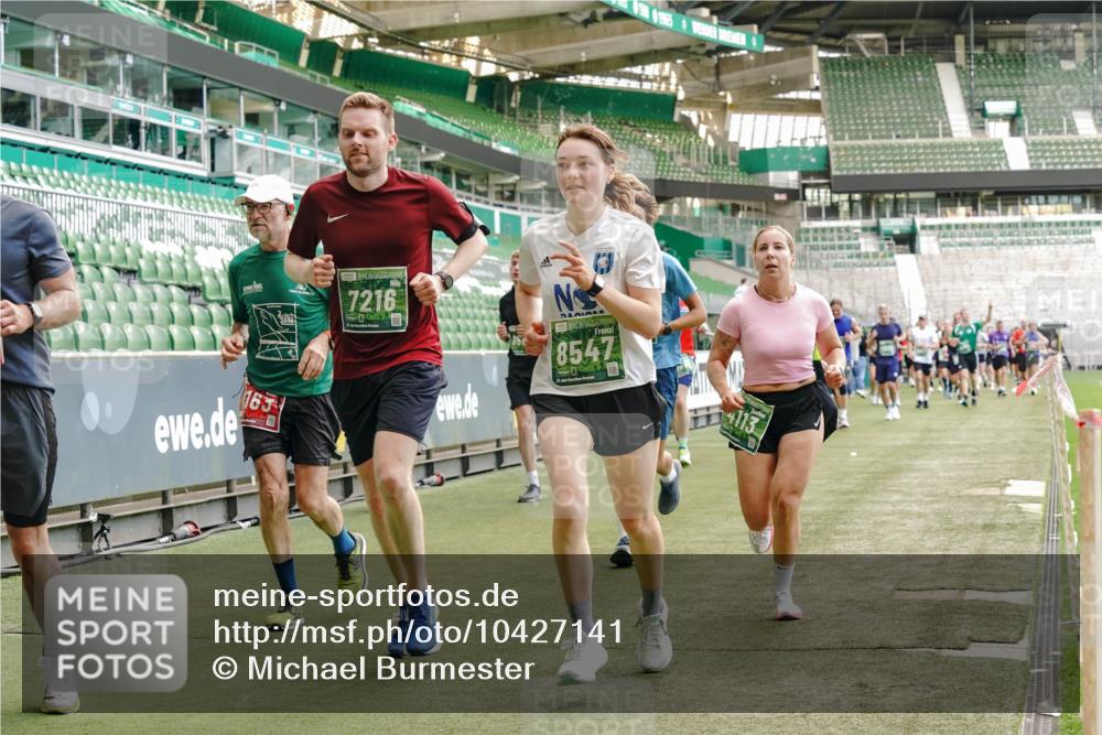 13.09.2026 - 21. swb-Marathon Bremen Michael Burmester http://msf.ph/oto/10427141 13.09.2026 13:02:24 Laufen im Stadion 150, 282, 318, 440, 531, 722, 930, 936, 946, 1006, 1014, 1067, 1163, 1250, 1436, 1448, 1460, 1582, 1611, 1896, 2033, 2047, 2062, 2276, 2292, 2345, 2364, 2370, 2378, 2421, 2491, 2513, 2561, 2627, 2638, 2666, 2668, 2779, 2900, 2987, 3013, 3044, 3114, 3135, 3163, 3164, 3187, 3248, 3258, 3294, 3334, 3372, 3374, 3375, 3392, 3460, 3496, 3526, 3527, 3576, 3585, 3603, 3667, 3721, 3806, 3852, 3893, 3938, 3970, 3983, 4000, 4077, 4133, 4506, 4558 meine-sportfotos.de