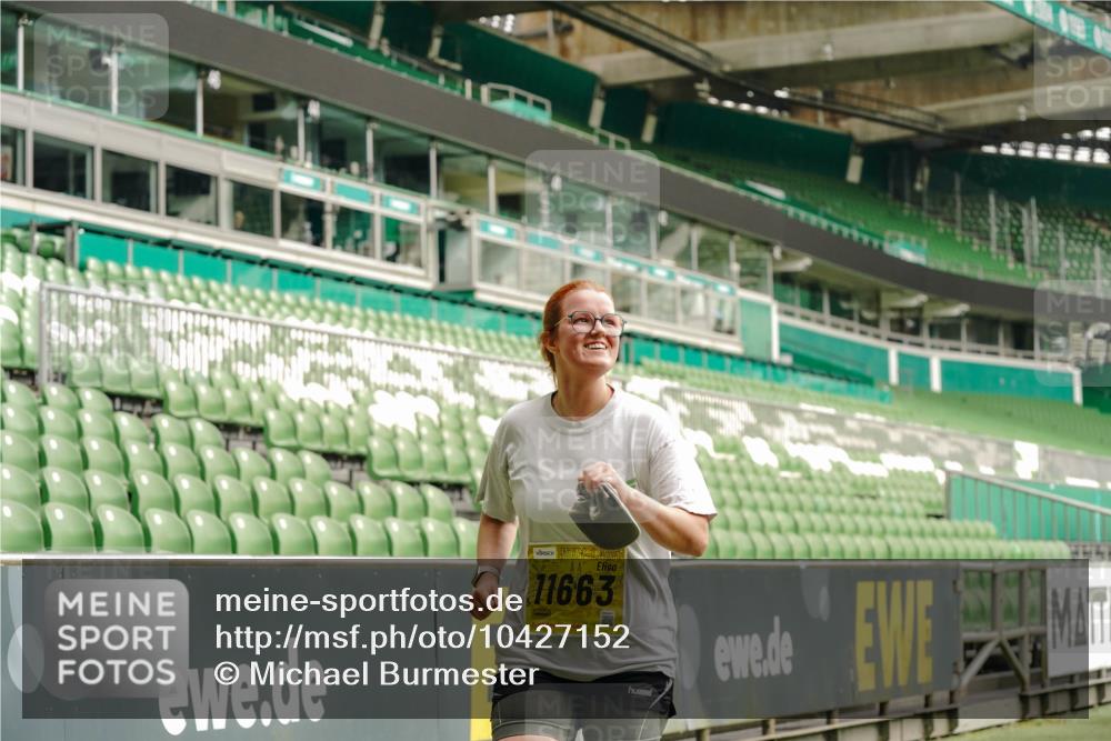 13.09.2026 - 21. swb-Marathon Bremen Michael Burmester http://msf.ph/oto/10427152 13.09.2026 10:50:48 Laufen im Stadion 10533, 10534, 10573, 10627, 10650, 10667, 10710, 11031, 11195, 11266, 11352, 11496, 11712, 11780, 11807, 12377, 12408, 12440, 12535, 10161, 10264, 10292, 10349, 10535, 10732, 10895, 10925, 10933, 10970, 11104, 11262, 11296, 11423, 11443, 11457, 11529, 11530, 11546, 11573, 11579, 11639, 11663, 11675, 11698, 12083, 12157, 12340, 12444, 12472 meine-sportfotos.de
