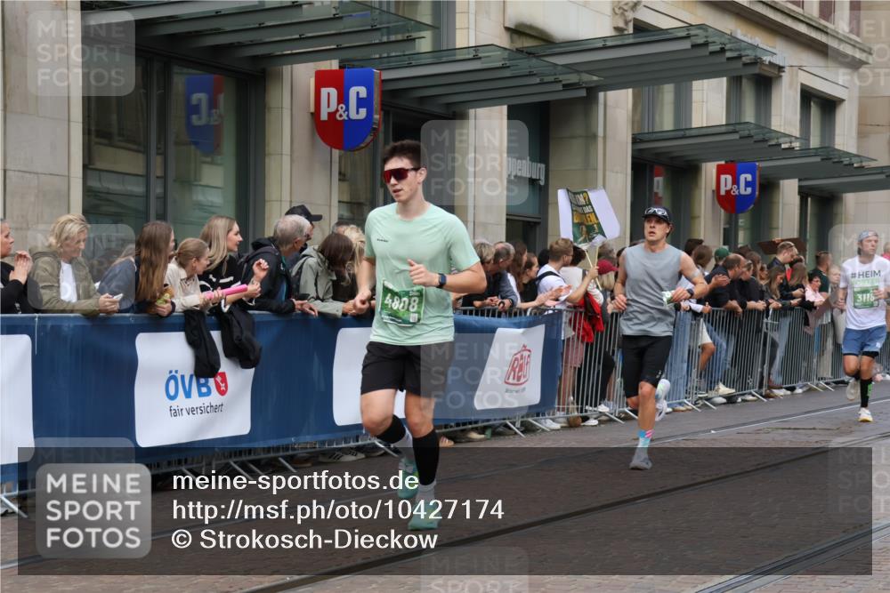 13.09.2026 - 21. swb-Marathon Bremen Strokosch-Dieckow http://msf.ph/oto/10427174 13.09.2026 13:07:02 Ziel 1540, 1863, 2706, 3043, 3118, 4743, 4808, 6053, 7636, 7876, 8060, 8098, 8467, 8980, 9927, 521, 749, 1009, 3127, 3794, 3973, 4574, 5238, 6784, 6951, 8580, 8888, 9708 meine-sportfotos.de