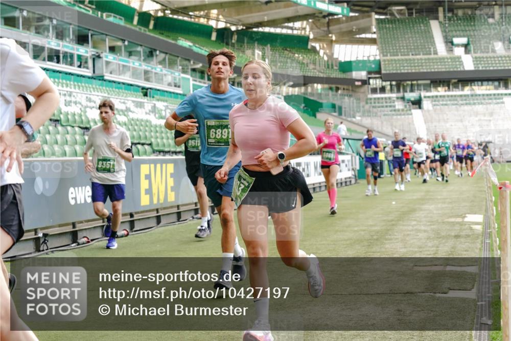 13.09.2026 - 21. swb-Marathon Bremen Michael Burmester http://msf.ph/oto/10427197 13.09.2026 13:02:25 Laufen im Stadion 150, 282, 318, 440, 531, 722, 930, 936, 946, 1006, 1014, 1067, 1163, 1250, 1436, 1448, 1460, 1582, 1611, 1896, 2033, 2047, 2062, 2276, 2292, 2345, 2364, 2370, 2378, 2421, 2491, 2513, 2561, 2627, 2638, 2666, 2668, 2779, 2900, 2987, 3013, 3044, 3114, 3135, 3163, 3164, 3187, 3248, 3258, 3294, 3334, 3372, 3374, 3375, 3392, 3460, 3496, 3526, 3527, 3576, 3585, 3603, 3667, 3721, 3806, 3852, 3893, 3938, 3970, 3983, 4000, 4077, 4133, 4506, 4558 meine-sportfotos.de
