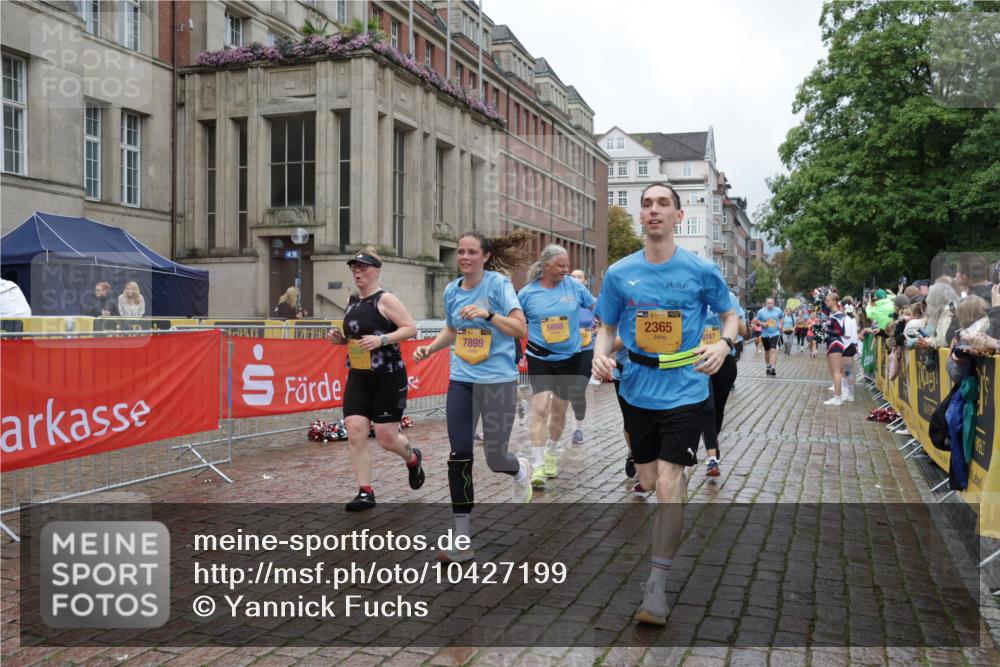 13.09.2026 - Kiel Lauf Yannick Fuchs http://msf.ph/oto/10427199 13.09.2026 11:06:05 Ziel 799, 1111, 1359, 2781, 2782, 3475, 3618, 4392, 4980, 5187, 5229, 5756, 6307, 6823, 7045, 7452, 7942, 8295, 8452, 9016, 9757, 10830, 11218, 11372, 12048, 12133, 12356, 12646, 12647, 2365, 2959, 3352, 3475, 4058, 4148, 4153, 4764, 4979, 5526, 5756, 5888, 5909, 5925, 5954, 6162, 6668, 6823, 7899, 8323, 8498, 8879, 9016, 9279, 9480, 9589, 9747, 10386, 10557, 10599, 11049, 11618, 12012, 12233, 12649, 458, 560, 631, 710, 824, 2179, 3201, 3966, 4095, 4614, 5141, 8163, 8400, 9781 meine-sportfotos.de