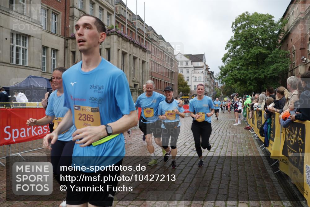 13.09.2026 - Kiel Lauf Yannick Fuchs http://msf.ph/oto/10427213 13.09.2026 11:06:06 Ziel 799, 1111, 1359, 2781, 2782, 3618, 4392, 4980, 5187, 5229, 6307, 7045, 7452, 7942, 8295, 8452, 9757, 10830, 11218, 11372, 12048, 12133, 12356, 12646, 12647, 2365, 2959, 3352, 3475, 4058, 4148, 4153, 4764, 4979, 5526, 5756, 5888, 5925, 5954, 6162, 6668, 6823, 7899, 8323, 8498, 8879, 9016, 9279, 9480, 9589, 9747, 10386, 10557, 10599, 11049, 11618, 12012, 12233, 12649, 458, 560, 631, 710, 824, 2179, 3201, 3966, 4095, 4614, 5141, 8163, 8400, 9781 meine-sportfotos.de