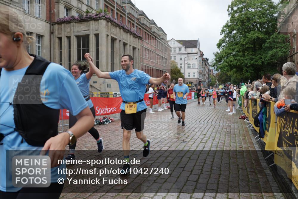 13.09.2026 - Kiel Lauf Yannick Fuchs http://msf.ph/oto/10427240 13.09.2026 11:06:10 Ziel 799, 824, 1111, 1359, 2781, 2782, 3618, 4980, 5229, 7045, 7452, 7942, 8163, 8295, 8400, 8452, 9781, 10830, 11028, 11029, 11372, 12048, 12686, 1359, 2959, 3475, 4058, 4148, 4153, 4392, 4764, 4979, 4980, 5187, 5526, 5756, 5925, 6162, 6307, 6668, 6823, 7942, 8295, 8323, 8452, 8498, 8879, 9016, 9279, 9757, 10386, 10557, 10599, 10830, 11049, 11218, 11618, 12012, 12133, 12233, 12356, 12646, 12647, 12649, 458, 560, 631, 710, 2179, 3201, 3966, 4095, 4614, 5141 meine-sportfotos.de