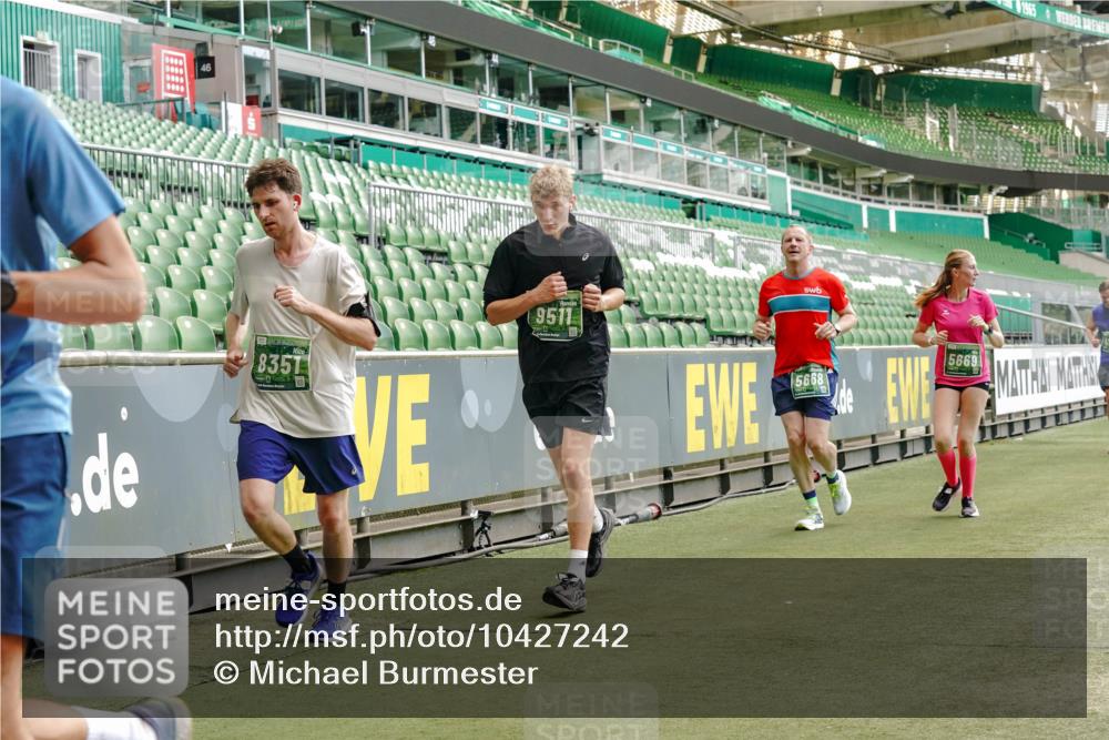 13.09.2026 - 21. swb-Marathon Bremen Michael Burmester http://msf.ph/oto/10427242 13.09.2026 13:02:27 Laufen im Stadion 150, 282, 318, 440, 531, 722, 930, 936, 946, 1006, 1014, 1067, 1163, 1250, 1436, 1448, 1460, 1582, 1611, 1896, 2033, 2047, 2062, 2276, 2292, 2345, 2364, 2370, 2378, 2421, 2491, 2513, 2561, 2627, 2638, 2666, 2668, 2779, 2900, 2987, 3013, 3044, 3114, 3135, 3163, 3164, 3187, 3248, 3258, 3294, 3334, 3372, 3374, 3375, 3392, 3460, 3496, 3526, 3527, 3576, 3585, 3603, 3667, 3721, 3806, 3852, 3893, 3938, 3970, 3983, 4000, 4077, 4133, 4506, 4558 meine-sportfotos.de