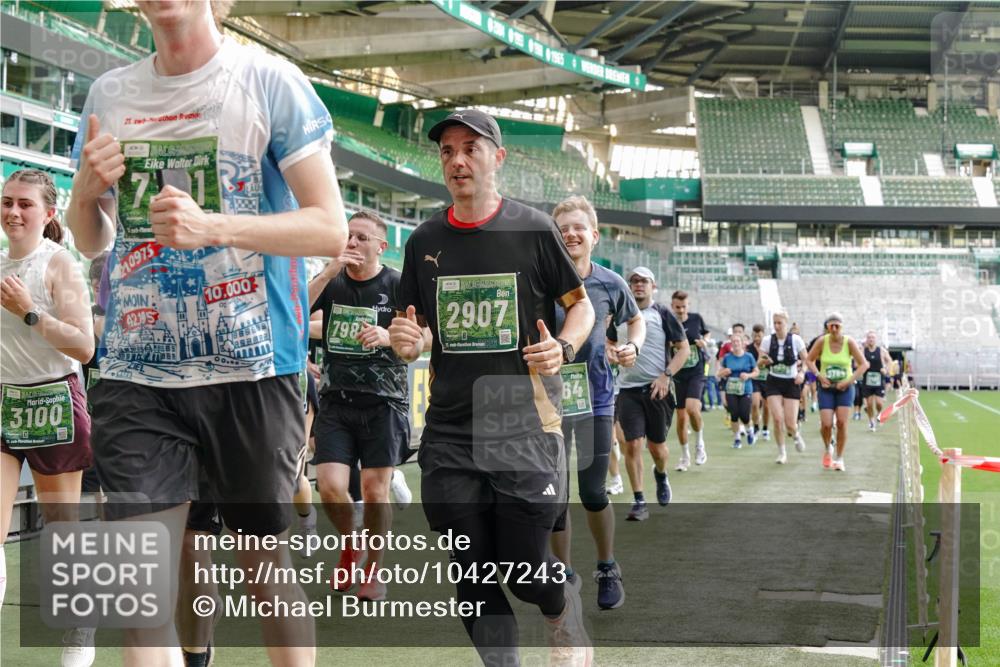 13.09.2026 - 21. swb-Marathon Bremen Michael Burmester http://msf.ph/oto/10427243 13.09.2026 13:25:36 Laufen im Stadion 202, 213, 294, 505, 530, 543, 548, 645, 723, 752, 815, 818, 966, 1283, 1410, 1443, 1459, 1463, 1471, 1473, 1487, 1491, 1504, 1515, 1530, 1561, 1618, 1744, 1828, 1830, 1953, 2058, 2059, 2095, 2211, 2267, 2271, 2298, 2308, 2312, 2323, 2354, 2382, 2384, 2483, 2497, 2506, 2508, 2554, 2558, 2571, 2591, 2592, 2644, 2656, 2675, 2752, 2762, 2776, 2833, 2878, 2896, 2970, 2981, 3005, 3047, 3062, 3097, 3142, 3172, 3211, 3259, 3298, 3306, 3329, 3359, 3381, 3390, 3433 meine-sportfotos.de