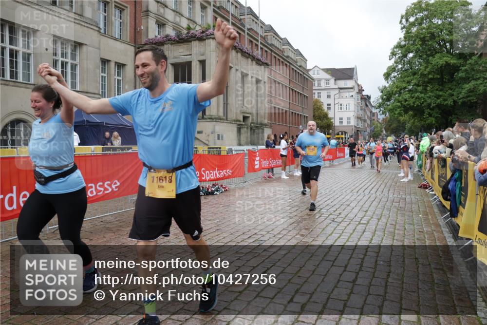 13.09.2026 - Kiel Lauf Yannick Fuchs http://msf.ph/oto/10427256 13.09.2026 11:06:11 Ziel 799, 824, 1111, 2781, 2782, 3618, 5229, 7045, 7452, 8163, 8400, 9781, 10143, 11028, 11029, 11372, 12048, 12686, 1111, 1359, 2959, 3475, 4058, 4148, 4153, 4392, 4764, 4980, 5187, 5229, 5526, 5756, 5925, 6162, 6307, 6668, 6823, 7942, 8295, 8323, 8452, 8498, 8879, 9016, 9279, 9757, 10386, 10557, 10599, 10830, 11049, 11218, 11372, 11618, 12012, 12133, 12233, 12356, 12646, 12647, 12649, 219, 458, 560, 631, 710, 2179, 3201, 3966, 4095, 4614, 5141 meine-sportfotos.de