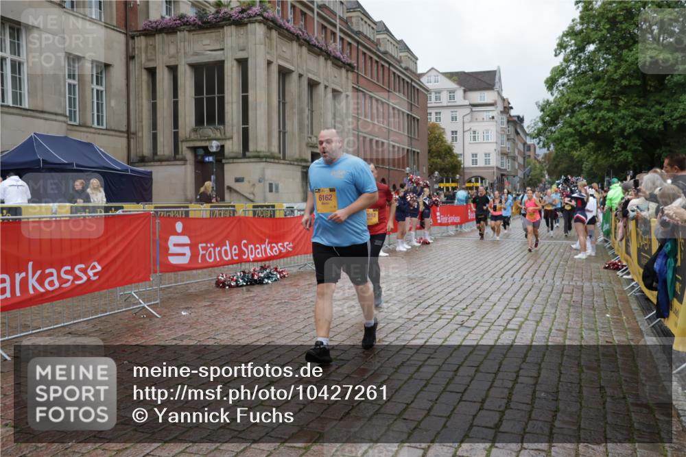 13.09.2026 - Kiel Lauf Yannick Fuchs http://msf.ph/oto/10427261 13.09.2026 11:06:12 Ziel 799, 824, 2781, 2782, 3618, 3966, 7045, 7452, 8163, 8400, 9781, 10143, 10329, 11028, 11029, 12048, 12686, 799, 1111, 1359, 2959, 3475, 3618, 4058, 4148, 4153, 4392, 4764, 4980, 5187, 5229, 5526, 5756, 5925, 6162, 6307, 6668, 6823, 7942, 8295, 8323, 8452, 8498, 8879, 9016, 9279, 9757, 10386, 10557, 10599, 10830, 11049, 11218, 11372, 12012, 12133, 12233, 12356, 12646, 12647, 12649, 219, 458, 560, 631, 710, 2179, 3201, 4095, 4614, 5141 meine-sportfotos.de