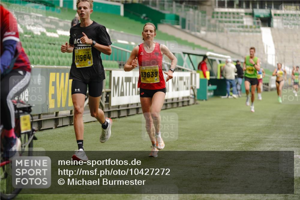 13.09.2026 - 21. swb-Marathon Bremen Michael Burmester http://msf.ph/oto/10427272 13.09.2026 10:18:01 Laufen im Stadion 12457, 12458, 13504, 13510, 13517, 13522, 13533, 13536, 13542, 13543, 13554, 13561, 13564, 13569, 13571, 13572, 13573, 13576, 13579, 13582, 13602, 13603, 13604, 13623, 13630, 13632, 13638, 13639, 13643, 13525 meine-sportfotos.de