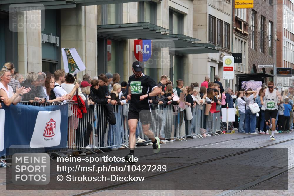13.09.2026 - 21. swb-Marathon Bremen Strokosch-Dieckow http://msf.ph/oto/10427289 13.09.2026 13:07:08 Ziel 819, 1863, 2135, 2706, 3043, 3118, 4743, 4808, 5570, 7803, 8060, 8098, 8467, 8611, 8980, 9035, 521, 749, 1540, 3127, 3794, 3973, 4574, 6053, 7636, 7876, 8580, 8888, 9708, 9927 meine-sportfotos.de