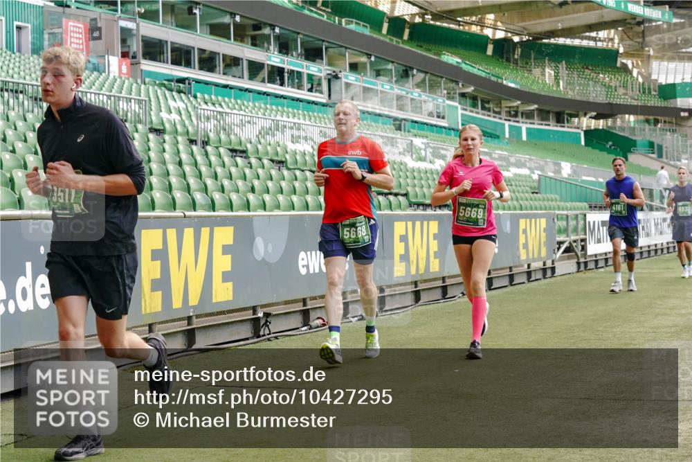 13.09.2026 - 21. swb-Marathon Bremen Michael Burmester http://msf.ph/oto/10427295 13.09.2026 13:02:28 Laufen im Stadion 150, 282, 318, 440, 531, 722, 930, 936, 946, 1006, 1014, 1067, 1163, 1250, 1436, 1448, 1460, 1582, 1611, 1896, 2033, 2047, 2062, 2276, 2292, 2345, 2364, 2370, 2378, 2421, 2491, 2513, 2561, 2627, 2638, 2666, 2668, 2779, 2900, 2987, 3013, 3044, 3114, 3135, 3163, 3164, 3187, 3248, 3258, 3294, 3334, 3372, 3374, 3375, 3392, 3460, 3496, 3526, 3527, 3576, 3585, 3603, 3667, 3721, 3806, 3852, 3893, 3938, 3970, 3983, 4000, 4077, 4133, 4506, 4558 meine-sportfotos.de
