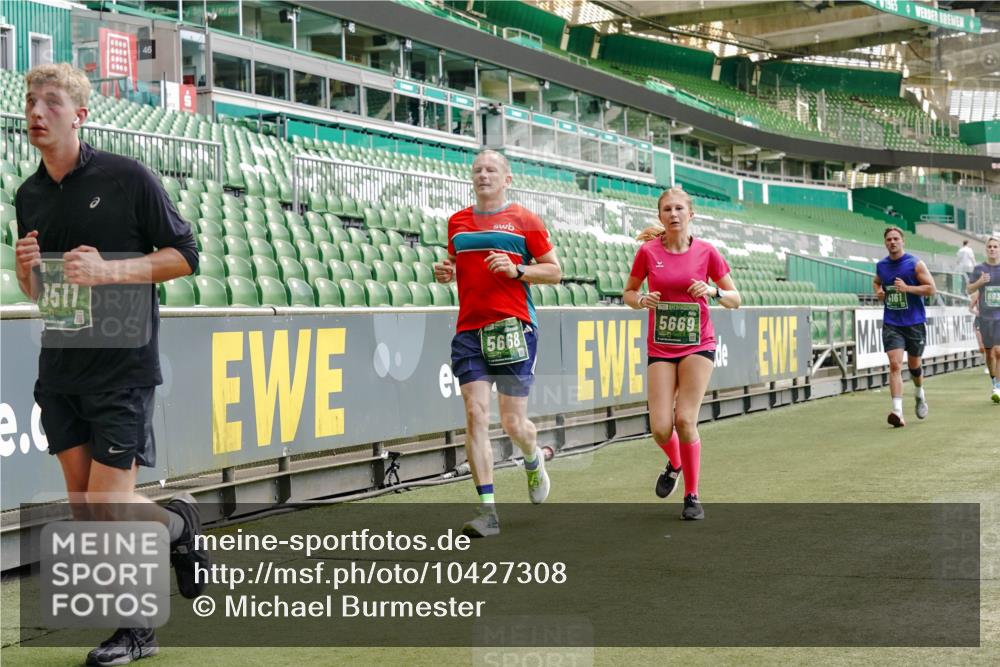 13.09.2026 - 21. swb-Marathon Bremen Michael Burmester http://msf.ph/oto/10427308 13.09.2026 13:02:28 Laufen im Stadion 150, 282, 318, 440, 531, 722, 930, 936, 946, 1006, 1014, 1067, 1163, 1250, 1436, 1448, 1460, 1582, 1611, 1896, 2033, 2047, 2062, 2276, 2292, 2345, 2364, 2370, 2378, 2421, 2491, 2513, 2561, 2627, 2638, 2666, 2668, 2779, 2900, 2987, 3013, 3044, 3114, 3135, 3163, 3164, 3187, 3248, 3258, 3294, 3334, 3372, 3374, 3375, 3392, 3460, 3496, 3526, 3527, 3576, 3585, 3603, 3667, 3721, 3806, 3852, 3893, 3938, 3970, 3983, 4000, 4077, 4133, 4506, 4558 meine-sportfotos.de