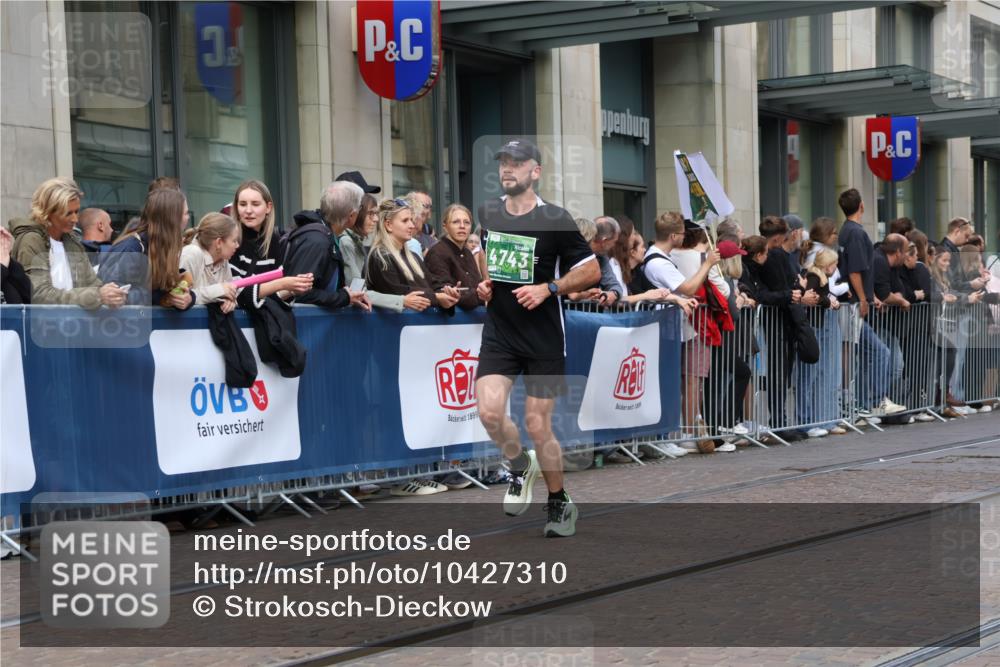13.09.2026 - 21. swb-Marathon Bremen Strokosch-Dieckow http://msf.ph/oto/10427310 13.09.2026 13:07:09 Ziel 819, 1863, 2135, 2706, 3043, 3118, 4743, 4808, 5570, 5976, 7803, 8060, 8098, 8467, 8611, 8980, 9035, 749, 1540, 1863, 3127, 3794, 3973, 4574, 6053, 7636, 7876, 8888, 9708, 9927 meine-sportfotos.de