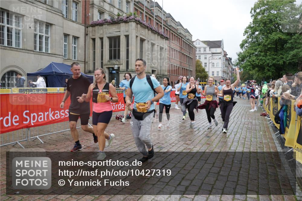 13.09.2026 - Kiel Lauf Yannick Fuchs http://msf.ph/oto/10427319 13.09.2026 11:06:19 Ziel 458, 560, 631, 710, 824, 2179, 3201, 3966, 4095, 4614, 5403, 5435, 6124, 6125, 6754, 8163, 8299, 8400, 8429, 9781, 10143, 10329, 10497, 10537, 10545, 10841, 11028, 11029, 12195, 12686, 799, 1111, 1359, 2781, 2782, 2959, 3475, 3618, 4058, 4148, 4153, 4392, 4764, 4980, 5187, 5229, 5526, 5756, 5925, 6307, 6668, 6823, 7045, 7452, 7942, 8295, 8323, 8452, 8498, 8879, 9016, 9279, 9757, 10386, 10557, 10830, 11049, 11218, 11372, 12048, 12133, 12356, 12646, 12647, 12649, 219, 5141 meine-sportfotos.de