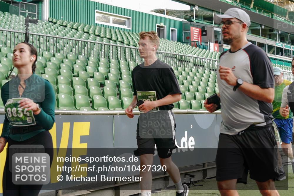 13.09.2026 - 21. swb-Marathon Bremen Michael Burmester http://msf.ph/oto/10427320 13.09.2026 13:25:41 Laufen im Stadion 202, 213, 294, 505, 530, 543, 548, 645, 723, 752, 815, 818, 966, 1283, 1410, 1443, 1459, 1463, 1473, 1487, 1491, 1504, 1515, 1530, 1561, 1618, 1744, 1828, 1830, 1953, 2058, 2059, 2095, 2211, 2267, 2271, 2298, 2308, 2312, 2323, 2354, 2382, 2384, 2483, 2497, 2506, 2508, 2554, 2558, 2576, 2591, 2592, 2644, 2656, 2675, 2752, 2762, 2817, 2833, 2878, 2896, 2970, 2981, 3005, 3047, 3062, 3097, 3142, 3172, 3211, 3259, 3298, 3306, 3329, 3359, 3381, 3390, 3433, 3629 meine-sportfotos.de