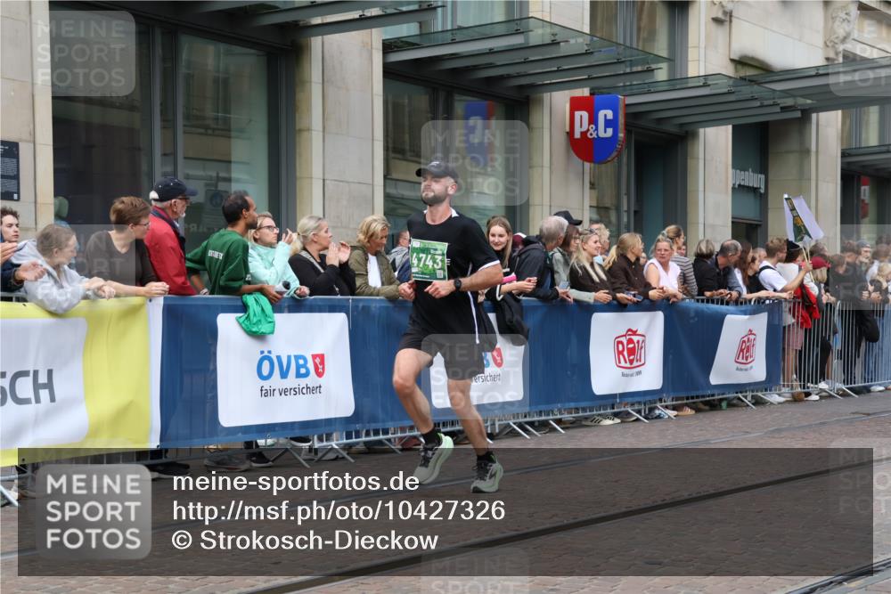 13.09.2026 - 21. swb-Marathon Bremen Strokosch-Dieckow http://msf.ph/oto/10427326 13.09.2026 13:07:10 Ziel 819, 2135, 2706, 3043, 3118, 4743, 4808, 4990, 5570, 5976, 7803, 8060, 8098, 8467, 8611, 8980, 9035, 749, 1540, 1863, 3127, 3794, 3973, 6053, 7636, 7876, 8888, 9708, 9927 meine-sportfotos.de