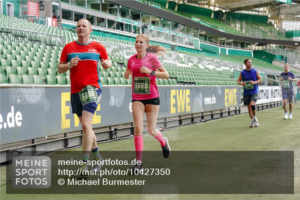 13.09.2026 - 21. swb-Marathon Bremen Michael Burmester http://msf.ph/oto/10427350 13.09.2026 13:02:29 Laufen im Stadion 150, 282, 318, 440, 531, 722, 930, 936, 946, 1006, 1014, 1067, 1163, 1250, 1436, 1448, 1460, 1582, 1611, 1896, 2033, 2047, 2062, 2276, 2292, 2345, 2364, 2370, 2378, 2421, 2491, 2513, 2627, 2638, 2666, 2668, 2779, 2900, 2987, 3013, 3044, 3114, 3135, 3163, 3164, 3187, 3248, 3258, 3294, 3334, 3360, 3372, 3374, 3375, 3392, 3460, 3496, 3526, 3527, 3576, 3585, 3603, 3667, 3721, 3806, 3852, 3893, 3938, 3970, 3983, 4000, 4077, 4133, 4506, 4558 meine-sportfotos.de