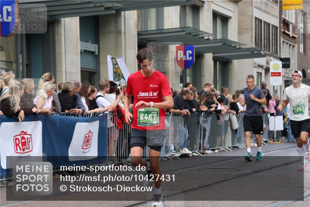 13.09.2026 - 21. swb-Marathon Bremen Strokosch-Dieckow http://msf.ph/oto/10427431 13.09.2026 13:07:19 Ziel 819, 969, 2135, 2706, 4743, 4852, 4990, 5570, 5976, 7558, 7803, 8060, 8098, 8467, 8611, 8737, 9035, 9356, 1540, 1863, 3043, 3118, 3794, 3973, 4743, 4808, 6053, 7636, 7876, 8980, 9708, 9927 meine-sportfotos.de