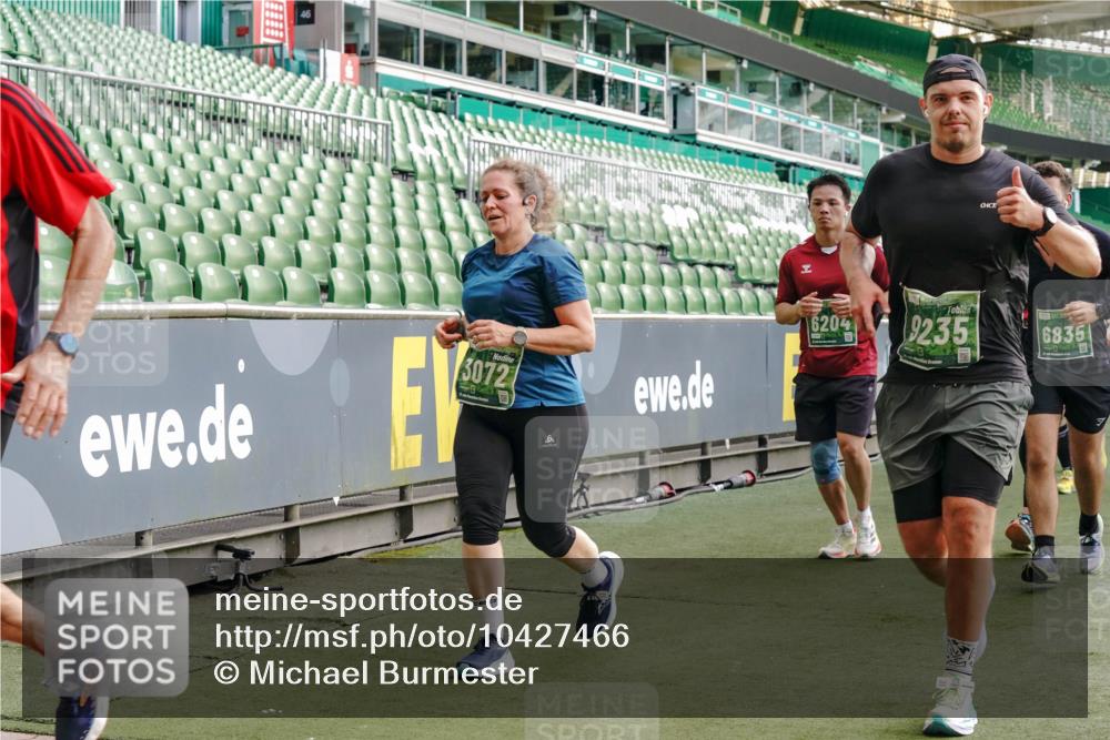 13.09.2026 - 21. swb-Marathon Bremen Michael Burmester http://msf.ph/oto/10427466 13.09.2026 13:25:45 Laufen im Stadion 202, 213, 294, 505, 530, 543, 548, 645, 723, 815, 818, 966, 1077, 1283, 1410, 1443, 1459, 1463, 1473, 1487, 1491, 1504, 1515, 1530, 1561, 1618, 1744, 1828, 1830, 1953, 2058, 2059, 2095, 2211, 2267, 2271, 2298, 2308, 2312, 2323, 2354, 2382, 2384, 2497, 2506, 2508, 2554, 2558, 2576, 2591, 2592, 2644, 2656, 2675, 2752, 2762, 2817, 2833, 2878, 2896, 2970, 2981, 3005, 3047, 3062, 3097, 3142, 3172, 3211, 3259, 3298, 3306, 3329, 3359, 3381, 3390, 3433, 3629 meine-sportfotos.de
