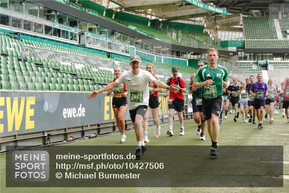 13.09.2026 - 21. swb-Marathon Bremen Michael Burmester http://msf.ph/oto/10427506 13.09.2026 13:02:35 Laufen im Stadion 150, 282, 440, 531, 722, 762, 930, 936, 940, 946, 1006, 1014, 1067, 1163, 1250, 1436, 1448, 1460, 1582, 1611, 1896, 2033, 2047, 2062, 2276, 2292, 2345, 2364, 2378, 2421, 2491, 2513, 2638, 2666, 2668, 2779, 2900, 2987, 3013, 3044, 3114, 3135, 3163, 3164, 3187, 3248, 3258, 3294, 3334, 3360, 3372, 3374, 3375, 3392, 3460, 3496, 3526, 3527, 3576, 3585, 3603, 3667, 3721, 3806, 3852, 3893, 3938, 3970, 3983, 4000, 4077, 4133, 4506, 4558 meine-sportfotos.de