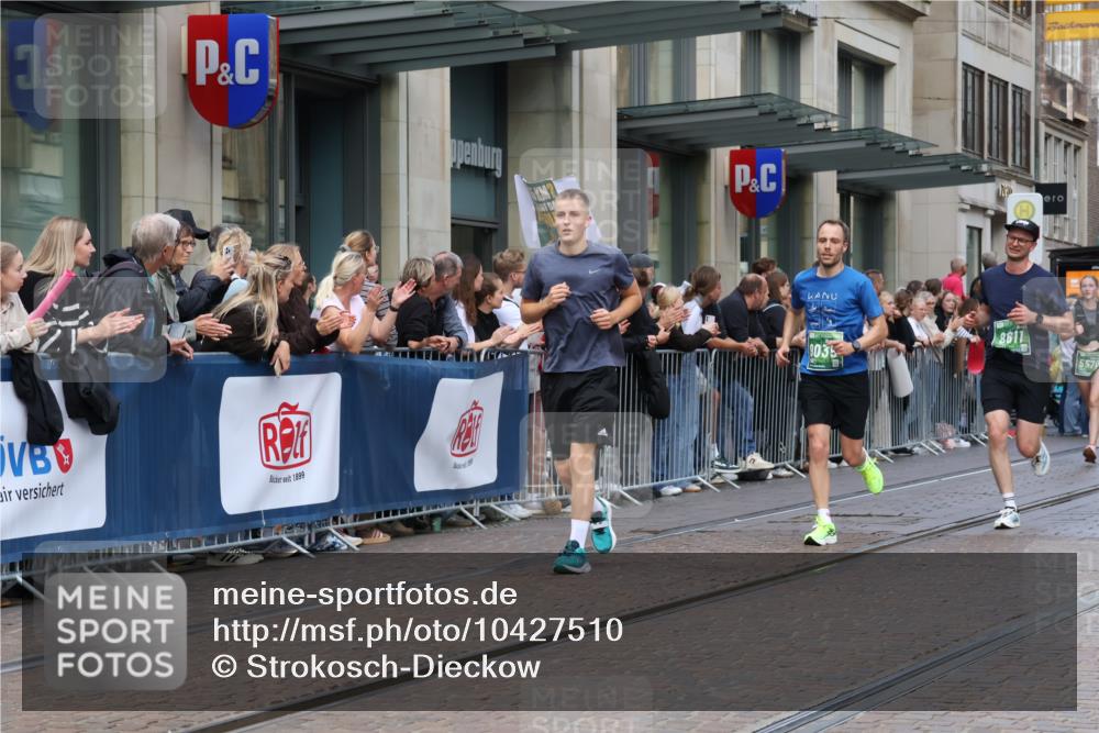 13.09.2026 - 21. swb-Marathon Bremen Strokosch-Dieckow http://msf.ph/oto/10427510 13.09.2026 13:07:22 Ziel 819, 969, 2135, 4732, 4852, 4990, 5570, 5976, 7558, 7803, 8060, 8467, 8611, 8737, 9035, 9356, 1540, 1863, 2706, 3043, 3118, 3794, 3973, 4743, 4808, 6053, 7636, 7876, 8098, 8980, 9927 meine-sportfotos.de