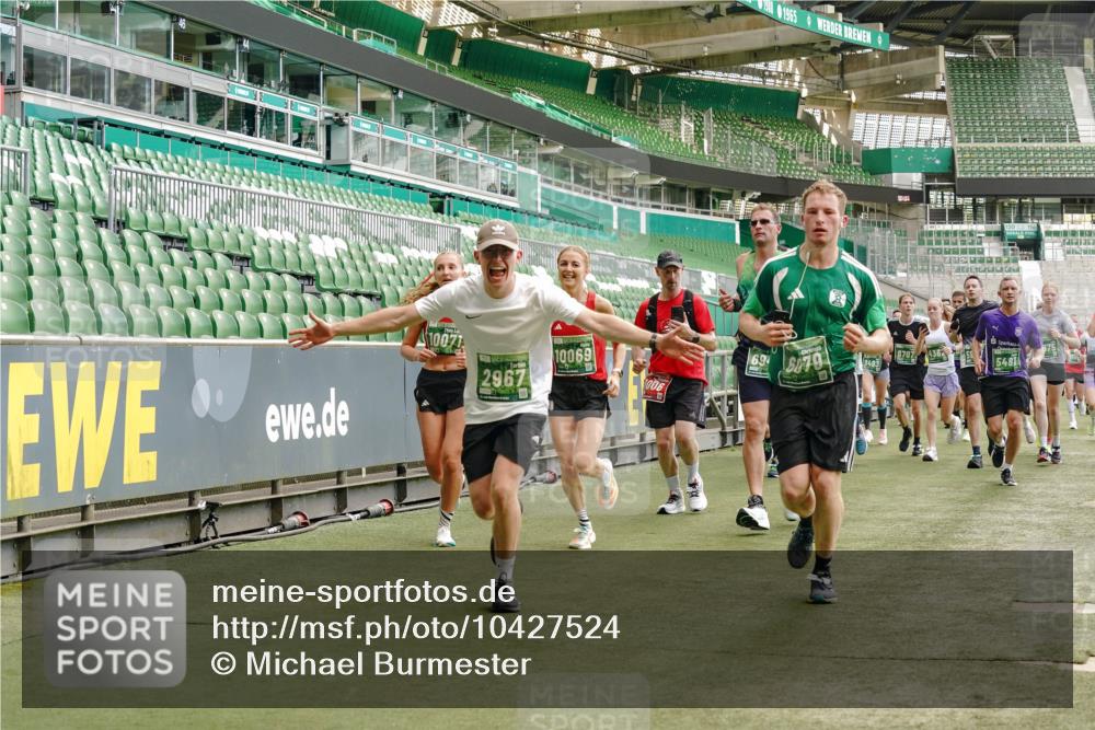 13.09.2026 - 21. swb-Marathon Bremen Michael Burmester http://msf.ph/oto/10427524 13.09.2026 13:02:35 Laufen im Stadion 150, 282, 440, 531, 722, 762, 930, 936, 940, 946, 1006, 1014, 1067, 1163, 1250, 1436, 1448, 1460, 1582, 1611, 1896, 2033, 2047, 2062, 2276, 2292, 2345, 2364, 2378, 2421, 2491, 2513, 2638, 2666, 2668, 2779, 2900, 2987, 3013, 3044, 3114, 3135, 3163, 3164, 3187, 3248, 3258, 3294, 3334, 3360, 3372, 3374, 3375, 3392, 3460, 3496, 3526, 3527, 3576, 3585, 3603, 3667, 3721, 3806, 3852, 3893, 3938, 3970, 3983, 4000, 4077, 4133, 4506, 4558 meine-sportfotos.de