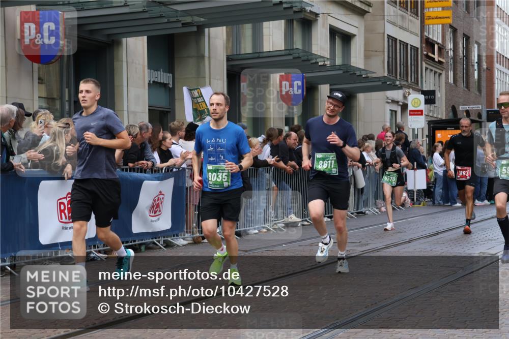 13.09.2026 - 21. swb-Marathon Bremen Strokosch-Dieckow http://msf.ph/oto/10427528 13.09.2026 13:07:23 Ziel 819, 969, 2135, 4732, 4852, 4990, 5570, 5976, 7558, 7803, 8060, 8467, 8611, 8737, 9035, 9356, 1540, 1863, 2706, 3043, 3118, 4743, 4808, 6053, 7636, 7876, 8060, 8098, 8980, 9927 meine-sportfotos.de