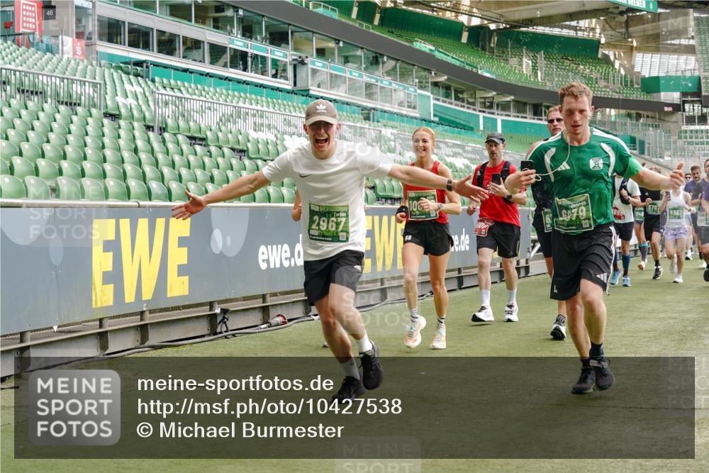 13.09.2026 - 21. swb-Marathon Bremen Michael Burmester http://msf.ph/oto/10427538 13.09.2026 13:02:36 Laufen im Stadion 150, 282, 531, 722, 762, 930, 936, 940, 946, 1006, 1014, 1067, 1163, 1250, 1436, 1448, 1460, 1582, 1611, 1896, 2033, 2047, 2062, 2276, 2292, 2345, 2364, 2378, 2421, 2491, 2513, 2638, 2666, 2668, 2779, 2900, 2987, 3013, 3044, 3114, 3135, 3163, 3164, 3187, 3248, 3258, 3294, 3334, 3360, 3372, 3374, 3375, 3392, 3460, 3496, 3526, 3527, 3576, 3585, 3603, 3667, 3721, 3806, 3852, 3893, 3938, 3970, 3983, 4000, 4077, 4133, 4506, 4558 meine-sportfotos.de