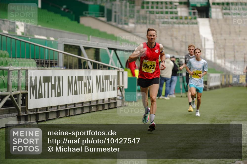 13.09.2026 - 21. swb-Marathon Bremen Michael Burmester http://msf.ph/oto/10427547 13.09.2026 10:18:18 Laufen im Stadion 11652, 12457, 12458, 13504, 13510, 13522, 13533, 13534, 13536, 13542, 13543, 13550, 13554, 13561, 13564, 13569, 13571, 13572, 13573, 13576, 13579, 13581, 13582, 13599, 13602, 13603, 13604, 13618, 13622, 13623, 13630, 13632, 13638, 13639, 13643, 13525, 13627 meine-sportfotos.de