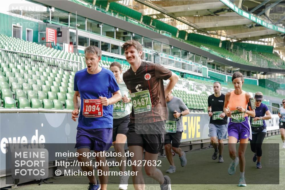 13.09.2026 - 21. swb-Marathon Bremen Michael Burmester http://msf.ph/oto/10427632 13.09.2026 13:25:51 Laufen im Stadion 202, 213, 294, 505, 530, 543, 645, 723, 815, 818, 833, 966, 1077, 1283, 1410, 1443, 1459, 1463, 1473, 1487, 1491, 1504, 1515, 1530, 1561, 1618, 1744, 1828, 1830, 1953, 2058, 2059, 2095, 2211, 2267, 2271, 2273, 2298, 2308, 2323, 2354, 2382, 2384, 2428, 2497, 2506, 2508, 2554, 2558, 2576, 2591, 2592, 2644, 2656, 2675, 2752, 2762, 2817, 2833, 2878, 2896, 2965, 2970, 2981, 3005, 3047, 3062, 3097, 3142, 3172, 3211, 3259, 3298, 3306, 3329, 3359, 3390, 3433, 3629 meine-sportfotos.de