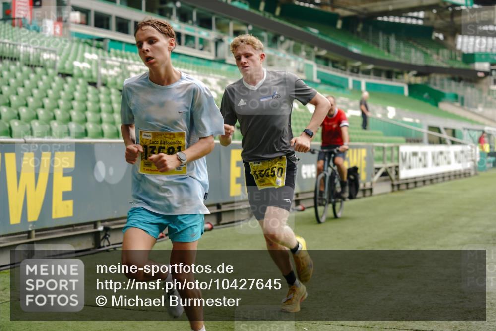 13.09.2026 - 21. swb-Marathon Bremen Michael Burmester http://msf.ph/oto/10427645 13.09.2026 10:18:24 Laufen im Stadion 11652, 12457, 12458, 13504, 13510, 13522, 13533, 13534, 13536, 13543, 13550, 13554, 13561, 13564, 13569, 13571, 13572, 13573, 13576, 13579, 13581, 13582, 13599, 13602, 13603, 13604, 13618, 13622, 13630, 13632, 13638, 13639, 13643, 13525, 13627 meine-sportfotos.de
