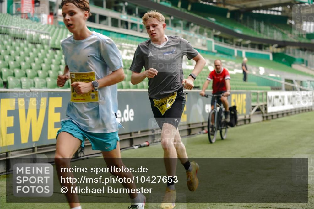 13.09.2026 - 21. swb-Marathon Bremen Michael Burmester http://msf.ph/oto/10427653 13.09.2026 10:18:24 Laufen im Stadion 11652, 12457, 12458, 13504, 13510, 13522, 13533, 13534, 13536, 13543, 13550, 13554, 13561, 13564, 13569, 13571, 13572, 13573, 13576, 13579, 13581, 13582, 13599, 13602, 13603, 13604, 13618, 13622, 13630, 13632, 13638, 13639, 13643, 13525, 13627 meine-sportfotos.de
