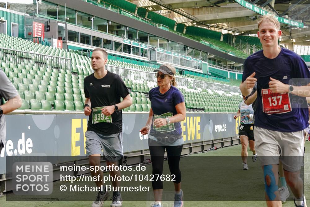 13.09.2026 - 21. swb-Marathon Bremen Michael Burmester http://msf.ph/oto/10427682 13.09.2026 13:25:53 Laufen im Stadion 202, 213, 294, 505, 530, 543, 645, 723, 815, 818, 833, 966, 1077, 1283, 1410, 1443, 1459, 1473, 1487, 1491, 1504, 1515, 1530, 1561, 1618, 1744, 1828, 1830, 1953, 2058, 2059, 2211, 2267, 2271, 2273, 2298, 2308, 2354, 2382, 2384, 2428, 2497, 2506, 2508, 2554, 2558, 2576, 2591, 2592, 2644, 2656, 2675, 2752, 2762, 2817, 2833, 2878, 2896, 2965, 2970, 2981, 3005, 3047, 3062, 3097, 3142, 3172, 3211, 3259, 3298, 3306, 3329, 3359, 3390, 3433, 3629 meine-sportfotos.de