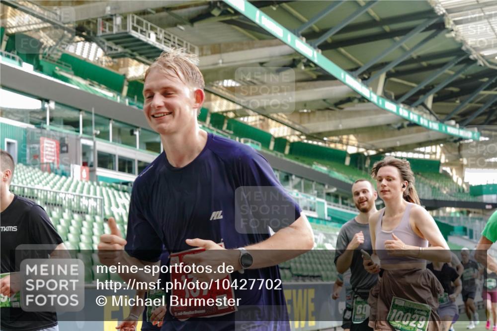 13.09.2026 - 21. swb-Marathon Bremen Michael Burmester http://msf.ph/oto/10427702 13.09.2026 13:25:54 Laufen im Stadion 202, 213, 294, 390, 505, 530, 543, 645, 723, 815, 818, 833, 966, 1077, 1283, 1410, 1443, 1459, 1473, 1487, 1491, 1504, 1515, 1530, 1561, 1618, 1744, 1828, 1830, 1953, 2058, 2059, 2211, 2267, 2271, 2273, 2298, 2308, 2354, 2382, 2384, 2428, 2497, 2506, 2508, 2554, 2558, 2576, 2591, 2592, 2644, 2656, 2675, 2752, 2762, 2817, 2833, 2878, 2896, 2965, 2970, 2981, 3005, 3047, 3062, 3084, 3097, 3142, 3172, 3211, 3259, 3298, 3306, 3329, 3359, 3390, 3433, 3629 meine-sportfotos.de