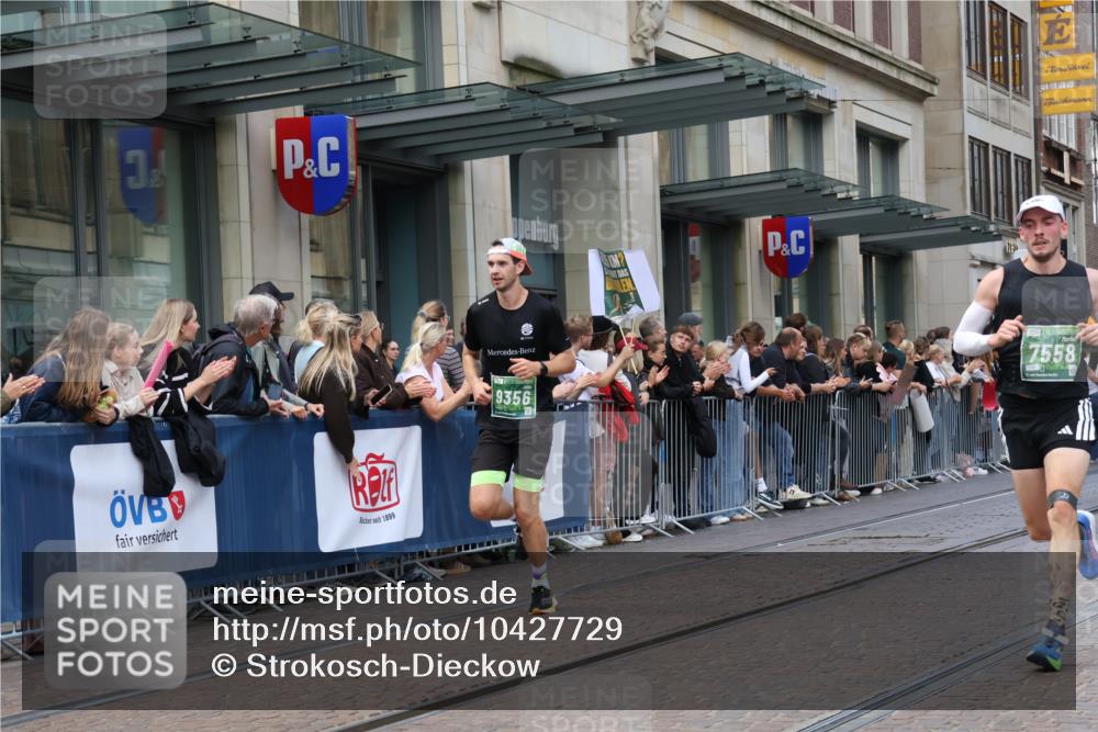 13.09.2026 - 21. swb-Marathon Bremen Strokosch-Dieckow http://msf.ph/oto/10427729 13.09.2026 13:07:31 Ziel 969, 2135, 4732, 4852, 4990, 5570, 5976, 7558, 8611, 8737, 9035, 9356, 13160, 819, 1863, 2135, 2706, 3043, 3118, 4743, 4808, 7636, 7803, 7876, 8060, 8098, 8467, 8980, 9927 meine-sportfotos.de
