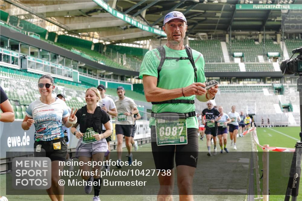 13.09.2026 - 21. swb-Marathon Bremen Michael Burmester http://msf.ph/oto/10427738 13.09.2026 13:25:56 Laufen im Stadion 202, 213, 294, 390, 505, 530, 543, 645, 723, 815, 818, 833, 966, 1077, 1283, 1410, 1443, 1459, 1473, 1487, 1491, 1504, 1515, 1530, 1561, 1618, 1744, 1828, 1830, 1953, 2058, 2059, 2211, 2267, 2271, 2273, 2298, 2308, 2354, 2382, 2384, 2428, 2497, 2506, 2508, 2554, 2558, 2576, 2591, 2592, 2644, 2656, 2675, 2752, 2762, 2817, 2833, 2878, 2896, 2965, 2970, 2981, 3005, 3047, 3062, 3084, 3097, 3142, 3172, 3211, 3259, 3306, 3329, 3359, 3390, 3433, 3629 meine-sportfotos.de