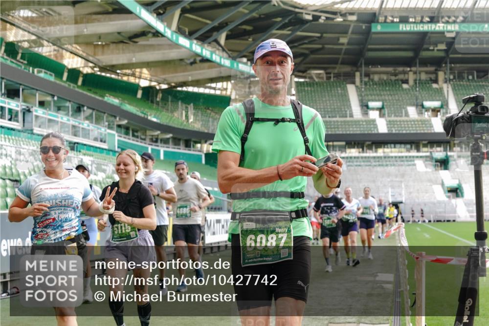 13.09.2026 - 21. swb-Marathon Bremen Michael Burmester http://msf.ph/oto/10427742 13.09.2026 13:25:56 Laufen im Stadion 202, 213, 294, 390, 505, 530, 543, 645, 723, 815, 818, 833, 966, 1077, 1283, 1410, 1443, 1459, 1473, 1487, 1491, 1504, 1515, 1530, 1561, 1618, 1744, 1828, 1830, 1953, 2058, 2059, 2211, 2267, 2271, 2273, 2298, 2308, 2354, 2382, 2384, 2428, 2497, 2506, 2508, 2554, 2558, 2576, 2591, 2592, 2644, 2656, 2675, 2752, 2762, 2817, 2833, 2878, 2896, 2965, 2970, 2981, 3005, 3047, 3062, 3084, 3097, 3142, 3172, 3211, 3259, 3306, 3329, 3359, 3390, 3433, 3629 meine-sportfotos.de