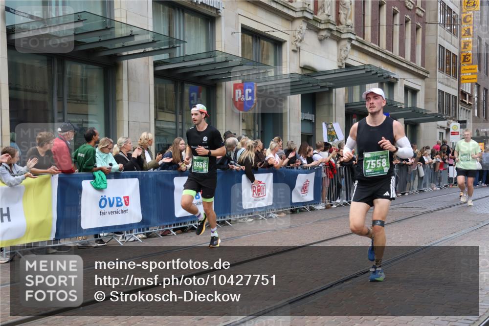 13.09.2026 - 21. swb-Marathon Bremen Strokosch-Dieckow http://msf.ph/oto/10427751 13.09.2026 13:07:31 Ziel 969, 2135, 4732, 4852, 4990, 5570, 5976, 7558, 8611, 8737, 9035, 9356, 13160, 819, 1863, 2135, 2706, 3043, 3118, 4743, 4808, 7636, 7803, 7876, 8060, 8098, 8467, 8980, 9927 meine-sportfotos.de